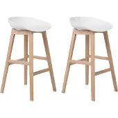 Beliani Barstuhl 2er Set Weiß Kunststoff-Sitzschale mit Hellen Holzbeinen Fußstütze Sitzhöhe 72 cm ohne Lehne Modernes Design Barhocker Tresenhocker