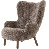 &tradition - Petra Lounge Chair VB3, High Back, Walnuss geölt / Schafsfell Sahara