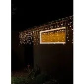 Konstsmide - LED Eisregen Lichtervorhang, mit weißen Globes, 200 bernsteinfarbene Diode, 24V Außentrafo, transparentes Kabel - 3672-803