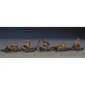 MiniArt Soviet Soldiers Taking a Break