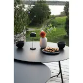 Konstsmide LED-Akku-Tischlampe Lille, Höhe 20 cm, schwarz, IP54, USB dimmbar, schwarz, für Wohn- / Esszimmer, Aluminium, Modern