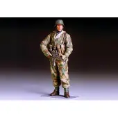 Tamiya 1/16 GERMAN INFANTRYMAN WWII