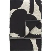 Marimekko - Unikko Badetuch 70 x 150 cm, baumwollweiß / dunkelblau