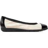 Caprice Ballerina Loafer, Slipper, Festtags Schuh mit Lack-Details