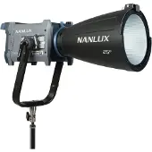 Nanlux Evoke 600C Vollfarb-Nebula 8-Spotlicht