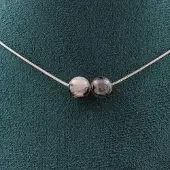 Bijoux Steine und Mineralien. Halskette mit 2 Perlen aus schwarzem Rutilquarz 8 mm Edelstahlkette Halskette für Frauen, Männer. Personalisierte Größe