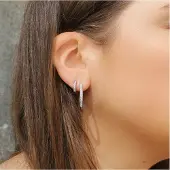 MYC Paris Schicke Ohrringe - Silber und Kristall