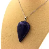 Bijoux Steine und Mineralien. Lapis Lazuli Halskette. 50,63 ct. Birnenform.
