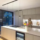S.luce Beam LED Hängeleuchte 1-Phasen-Schienensystem Endeinspeiser 3-flammig / Schwarz / Weiß