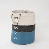 Batela Blau-weißer Wäschekorb mit Nummer