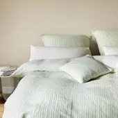 Elegante Halbleinen Bettwäsche Bold 200x200 cm + 2x 80x80 cm | pastellgrün - grün