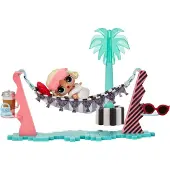 L.O.L. Surprise! Furniture Playset with Doll - Leading Baby + Vacay Lounge, Mini-Puppe, Weiblich, 4 Jahr(e), Junge/Mädchen, 76 mm, Mehrfarbig