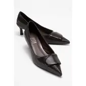 Prologue Briana Schnalle Spitzer Zehenbereich Pumps (Damen)