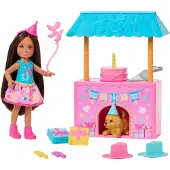 Barbie Chelsea Familie und Freunde Club Überraschungs-Geburtstagsparty-Spielset mit kleiner Puppe und mehr als 10 Zubehörteilen, Babypuppe, Weiblich, 3 Jahr(e), Mädchen, 177,8 mm, Mehrfarbig