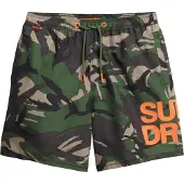 Superdry für Herren. M3010247A Badeanzug, 43,2 cm, mit grünem Sportswear-Logo (S), Camouflage, Strandbekleidung, Recyceltes Polyester, Nachh