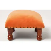 Homescapes Samthocker Mable – orange mit Holzbeinen, 40x40x25 cm