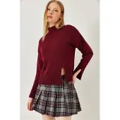 Bianco Lässig geschnittener Rollkragenpullover mit Schlitz