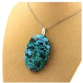 Bijoux Steine und Mineralien. Chrysokoll-Halskette. 71,55 ct. USA.