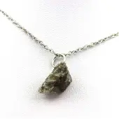 Bijoux Steine und Mineralien. Rohe Gipskette. 12,13 ct. Marcieu, Isère, Frankreich.
