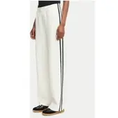 GUESS Jogginghose V6YB08 K4286 Creme Regular Fit