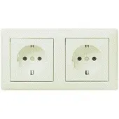 Gira SCHUKO-Steckd. 2f verdr. + Rahmen Standard 55 Cremeweiß 479301