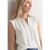 Street One Spitzentop , Damen, Gr. 46, sanftes weiß, Web, Obermaterial: 95% Viskose, 5% Elasthan, unifarben, hüftbedeckend, V-Ausschnitt, Tops Spitzentop, Spitzeneinsatz im Schulterbereich