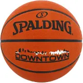 Spalding Basketball in der Innenstadt