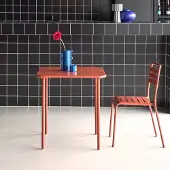 Sweeek - Gartentisch aus Stahl 2 Plätze - Terracotta