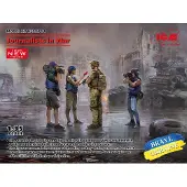 ICM Journalists in War (4 figures) (100% new molds)