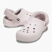 Crocs Baya gefütterte Fuzz Riemen Clogs Barely Pink