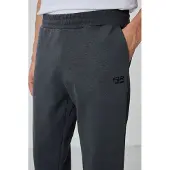 Tommy Life Herren Sweatshirt mit Reißverschlusskragen und Hose Set
