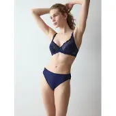 Triumph Slip "Amourette Tai", Damen, Gr. 46, Microfaser, admiral, Microfaser, Obermaterial: 83% Polyamid, 17% Elasthan, körpernah, Unterhosen Slip, Stretch-Spitze