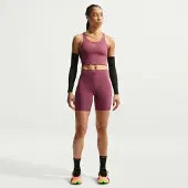 Nike Damen Swift Dri-Fit HR 7-Inch Shorts rot
