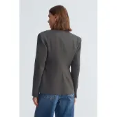 Dilvin Taillierter Krepp-Blazer mit Schalkragen