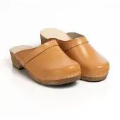 Bresco Damen Holzclogs aus braunem veganem Leder – Klassische Holzpantoletten mit Keilabsatz 41