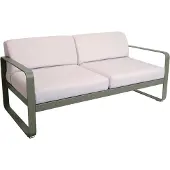 Fermob BELLEVIE 2-Sitzer-Sofa mit Sitzfläche aus gelochtem Aluminiumblech