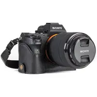 MegaGear Ever Ready Leder Kamera Halbtasche mit Trageriemen und Batteriezugang für Sony Alpha A7S II, A7R II, A7 II schwarz