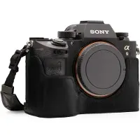 MegaGear MG1243 Sony Alpha A7RIII, A9, A7III Ever Ready Echtleder Kamera-Halbtasche mit Trageriemen - Schwarz