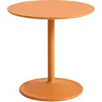 Muuto Soft Beistelltisch, Ø 48 cm, höhe 48 cm, orange laminat / orange