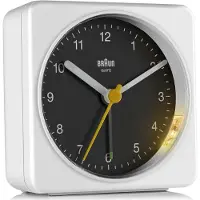 Braun Klassik BC03WB Wecker Schwarz mit Crescendo-Alarm, Schlummerfunktion, Leuchtzeiger 78x78x32 mm