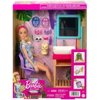 Barbie Glitzer-Gesichtsmasken Wellnesstag Spielset, blonde Puppe, 7 Wellnessmasken, Waschbecken, Spiegel, Stuhl, insgesamt über 15 Zubehörteile, 3 bis 7 Jahre
