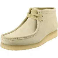 Clarks Shoes für Herren. 26155520 Wallabee Beige Lederstiefeletten (39), 1 bis 3 cm, Wildleder, Schnürsenkel, Lässig