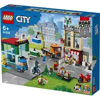 LEGO 60292 City Stadtzentrum Bauset mit Spielzeug-Motorbike, Fahrrad, Truck, Straßenplatten und 8 Minifiguren