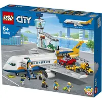 LEGO 60262 City Passagierflugzeug mit Flughafenterminal und LKW