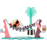 Mga L.O.L. Surprise! Furniture Playset with Doll - Leading Baby + Vacay Lounge, Mini-Puppe, Weiblich, 4 Jahr(e), Junge/Mädchen, 76 mm, Mehrfarbig