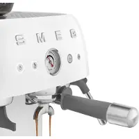 Smeg EGF03WHEU, Espressomaschine, 2,4 l, Gemahlener Kaffee, Eingebautes Mahlwerk, 1650 W, Weiß