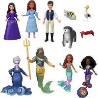 Mattel Disney Die kleine Meerjungfrau Set von kleinen Puppen und Freunden von Land und Meer HND30