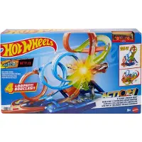 Hot Wheels 4-Loopings Crash Gefahr Trackset (mit batteriebetriebenem Beschleuniger und 1 Auto)