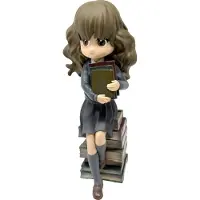 Plastoy Harry Potter Figur Hermine Granger and the Pile of Spell Book 21 cm