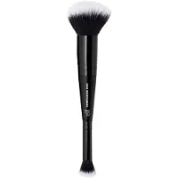 e.l.f. Elf. Der Complexion Duo Brush Make-up-Pinsel zum Auftragen von Foundation und Concealer sorgt fr ein Airbrush-Finish mit veganen, tierversuchsfr